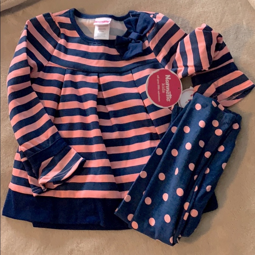 Girls matching tunic and leggings set. NWT.